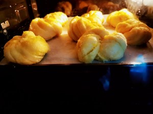 椰香扑鼻~椰蓉面包的做法 步骤13