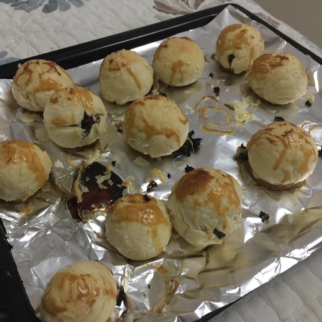 梨花菇凉做的蛋黄酥