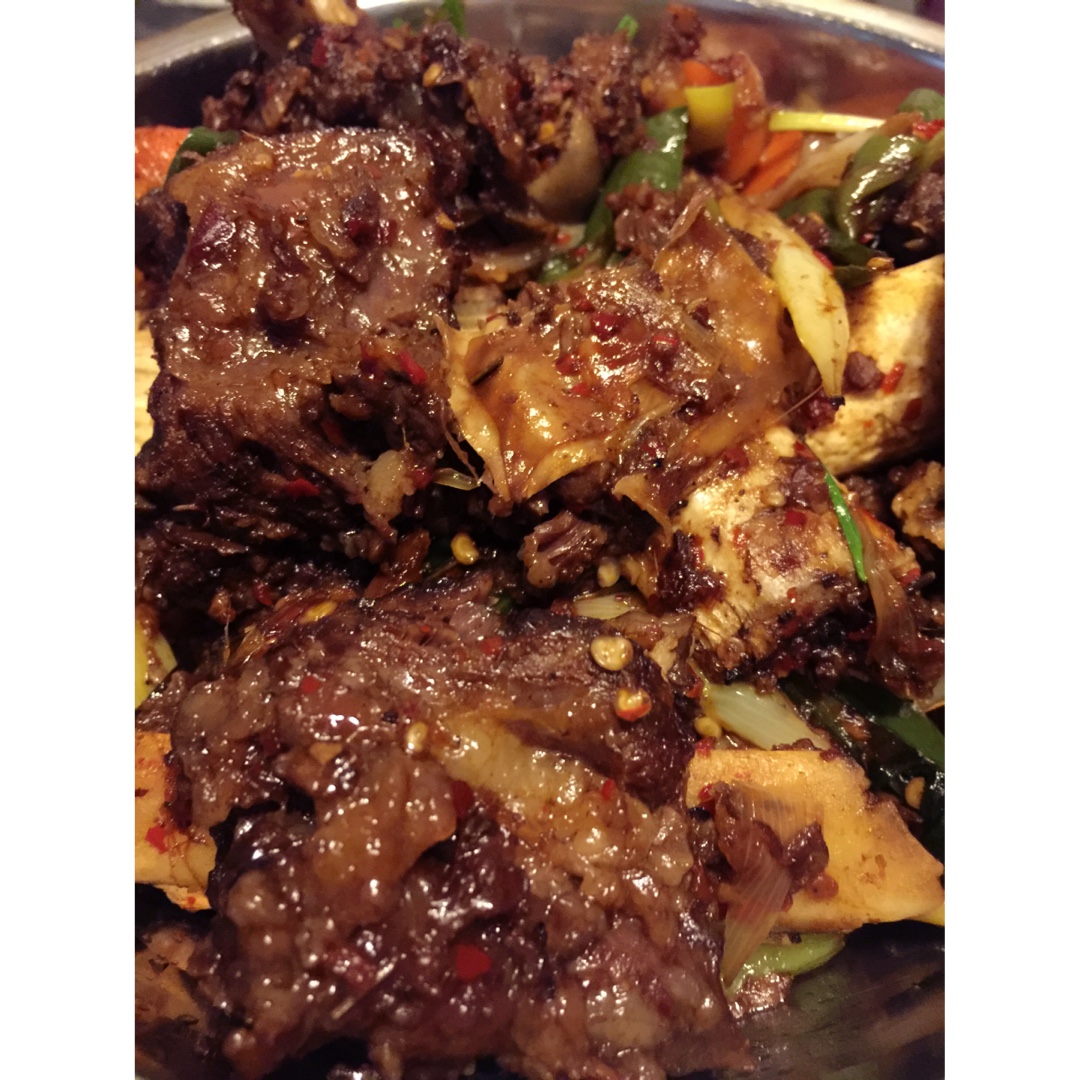 静处尘嚣做的香辣牛排
