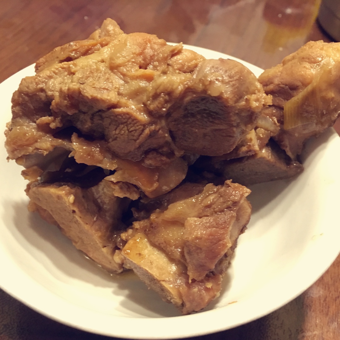 浅笑燕然做的红烧大棒骨