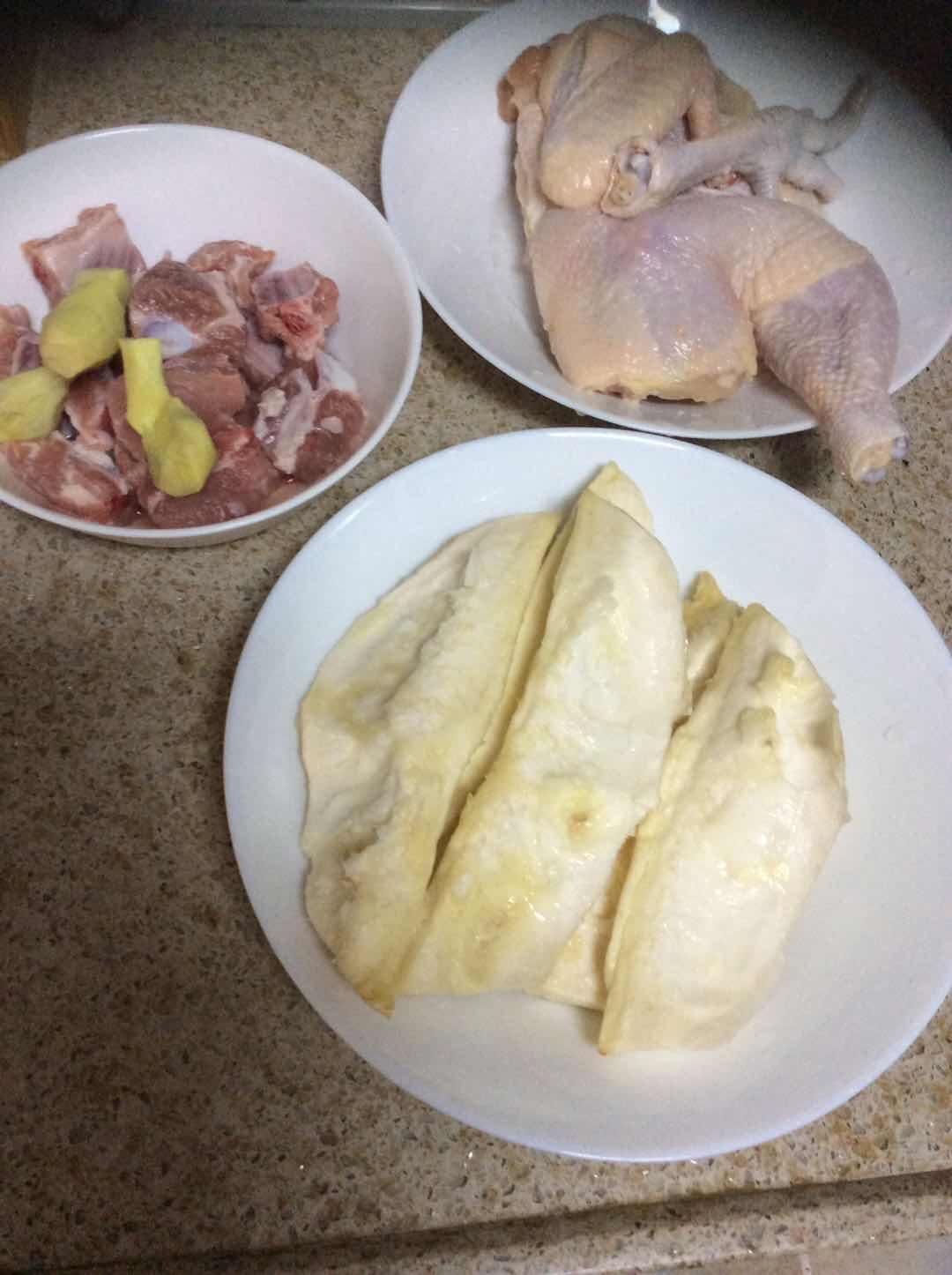 榴莲煲鸡汤的做法