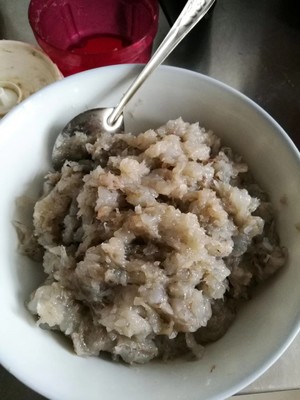 【鲜虾丸的做法步骤图,鲜虾丸怎么做好吃】好
