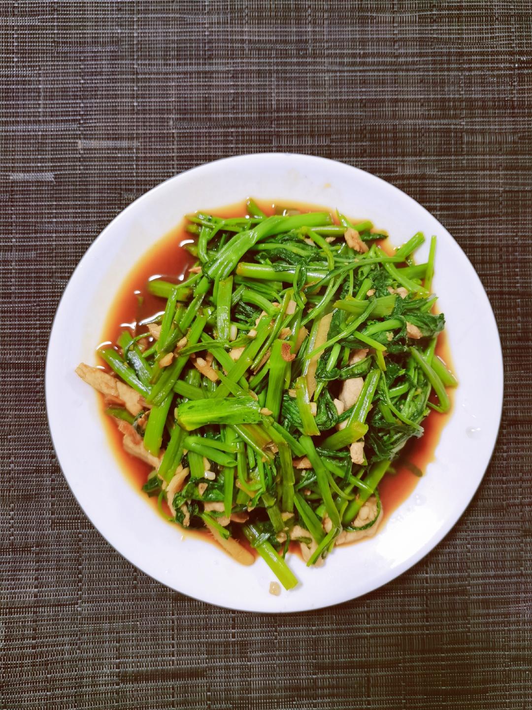 超低卡!空心菜炒肉