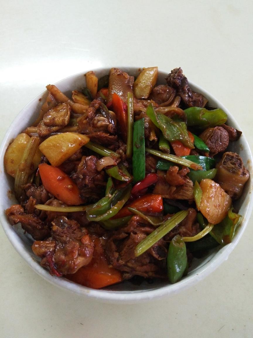 《五香啤酒鸭》_家常菜谱做法-美食癖