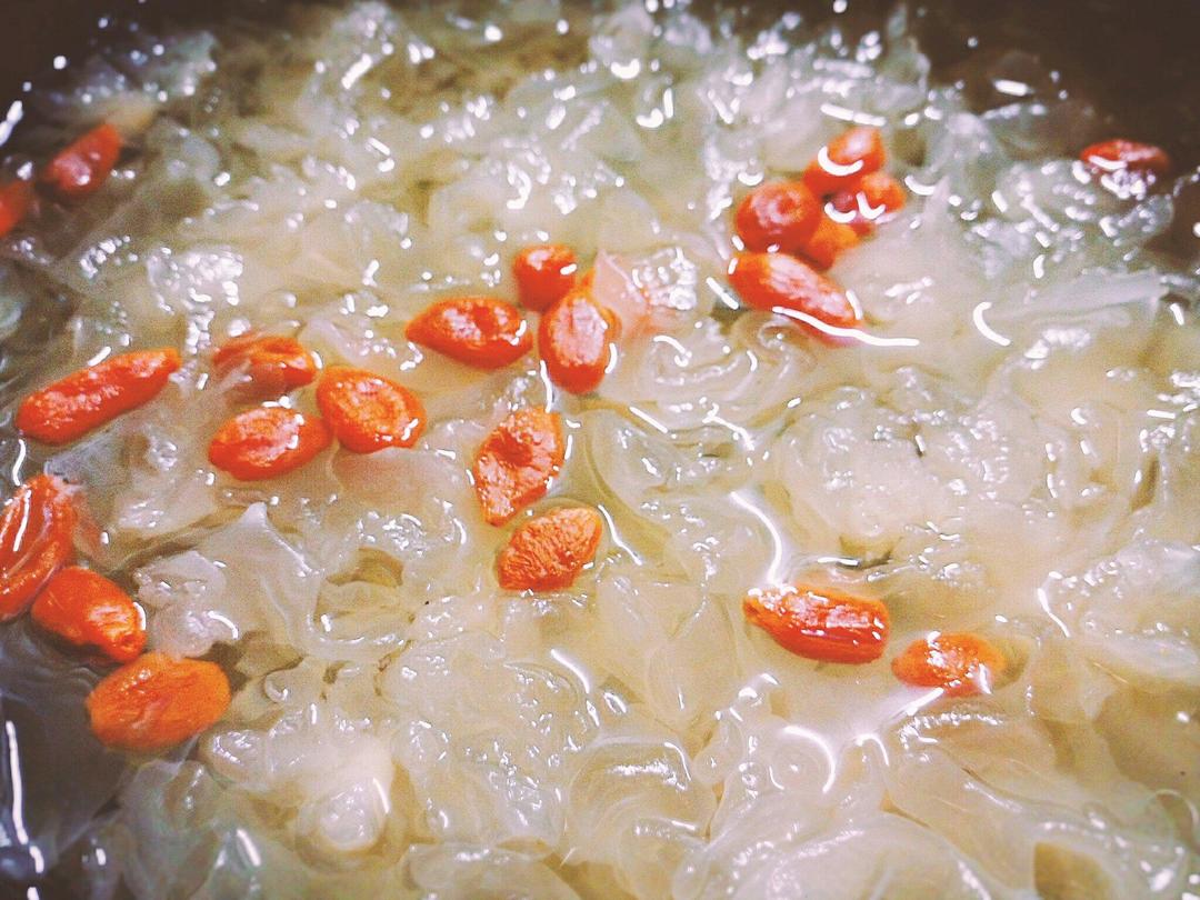 蜜汁银耳汤