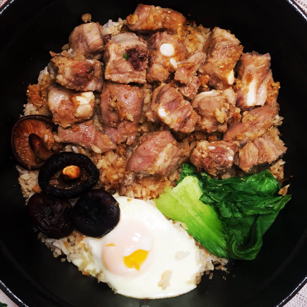 iam睡睡做的腊味排骨煲仔饭