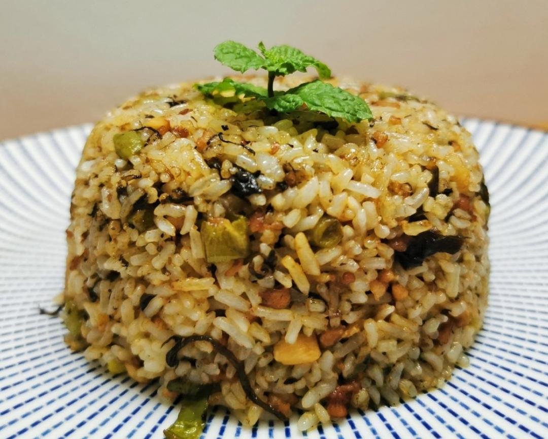 橄榄菜豆角肉沫炒饭