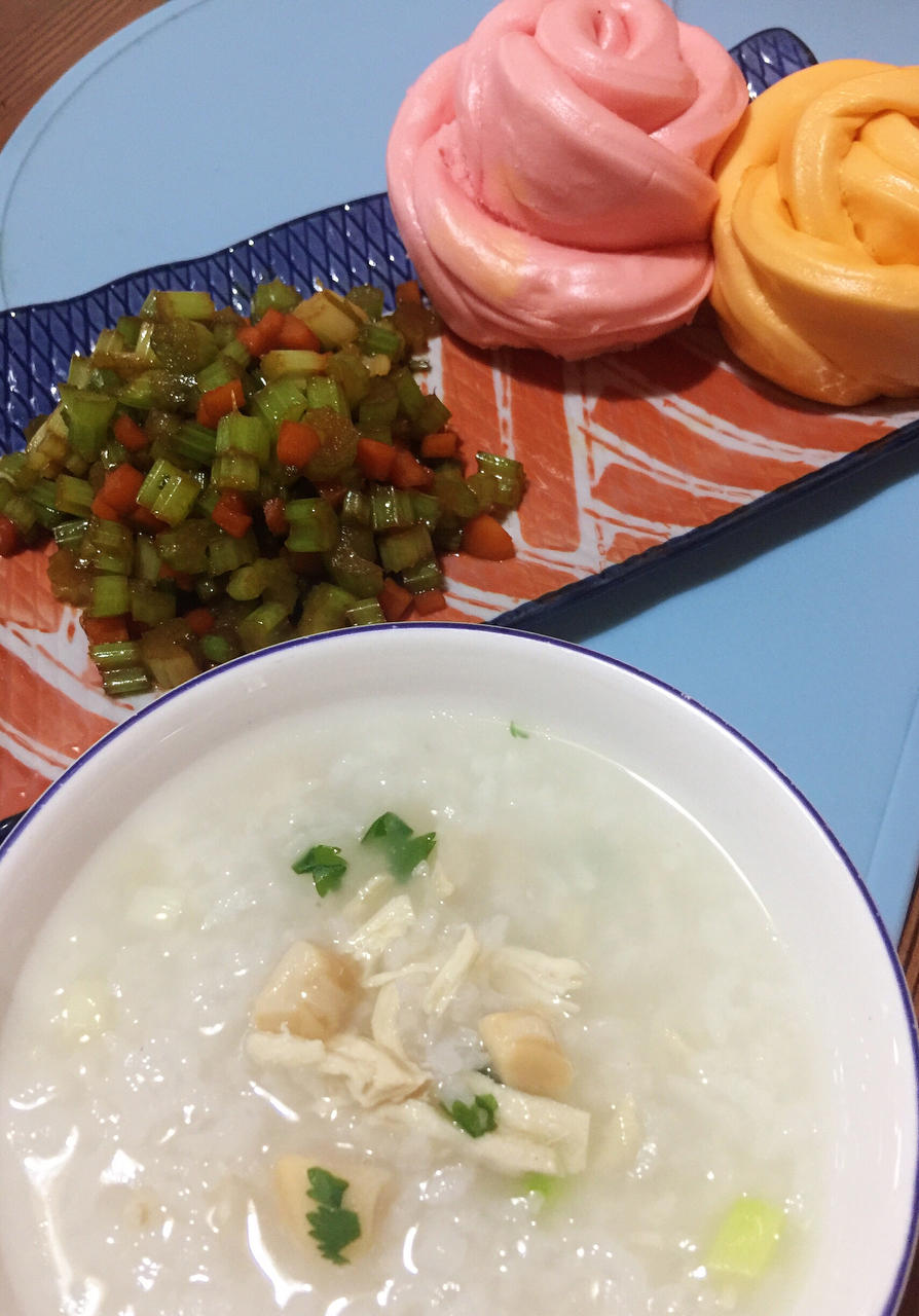 葡萄姐的笨妈妈做的瑶柱鸡丝粥