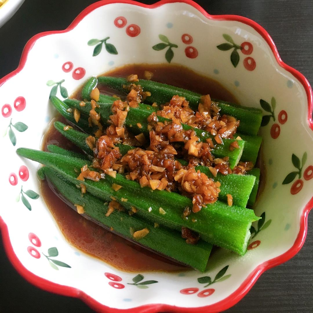 超下饭的蒜蓉秋葵的做法 步骤8
