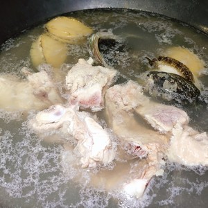 鲍鱼黄皮汤的做法 步骤2
