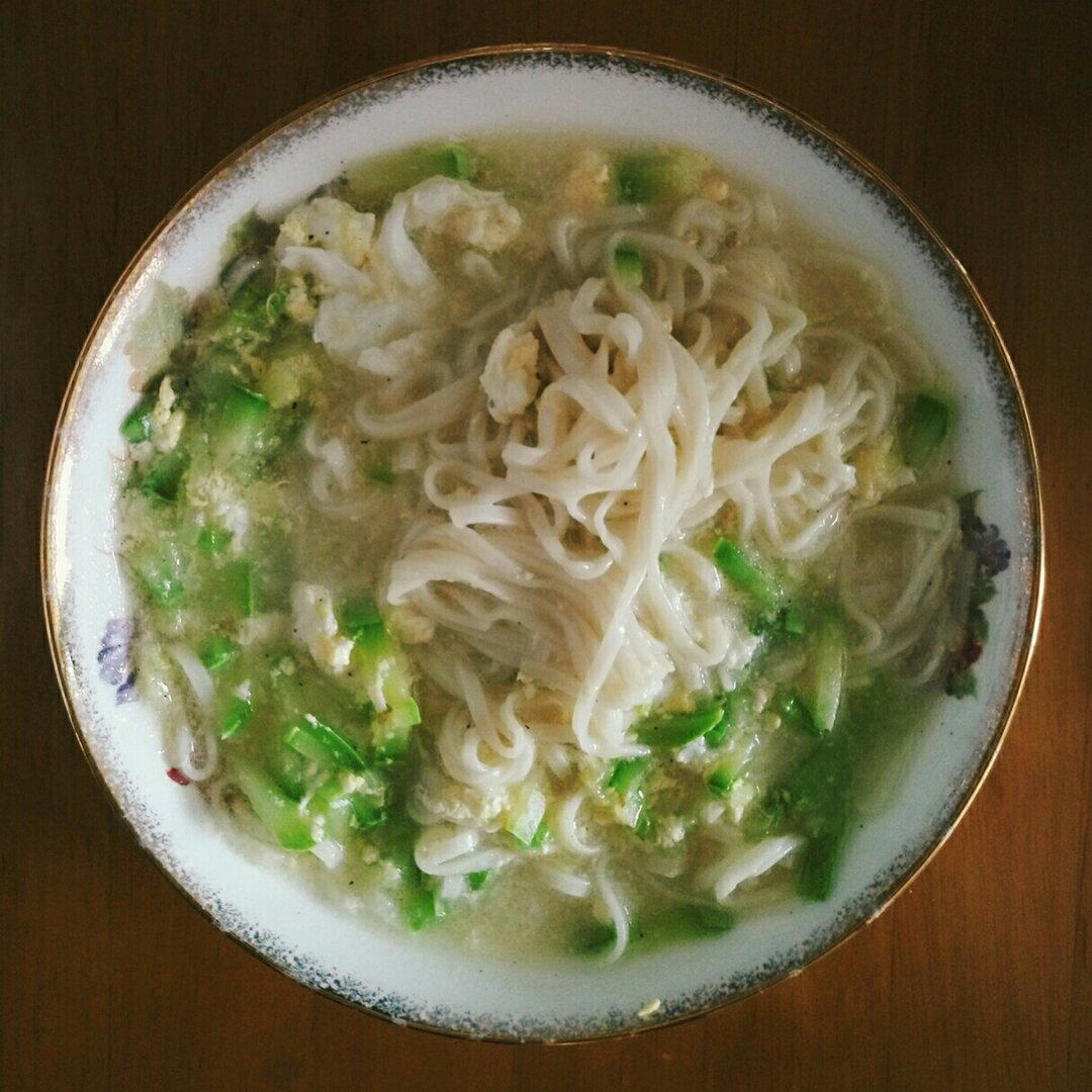 阿bo做的清汤鸡蛋面