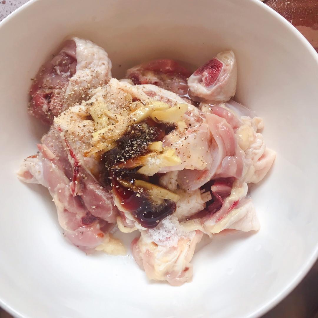 五指毛桃焗鸡腿肉