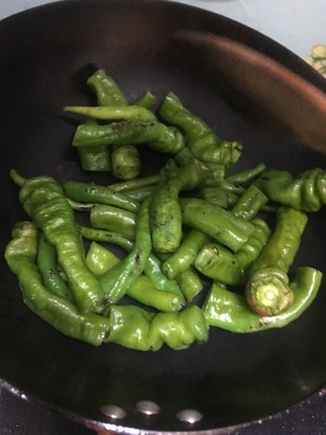 减脂期配菜虎皮辣子少油版给难以下咽的杂粮加一点颜色的做法 步骤6