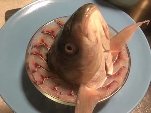 谁相信这是我第一次操刀生鱼片 灰姐家的厨房的做法 步骤5