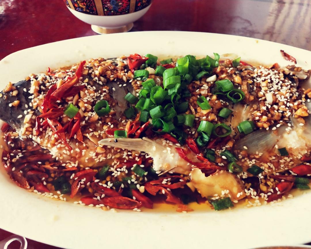 硬菜零失败油泼蒜香鱼