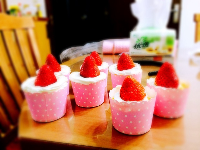 草莓杯子蛋糕的全部作品