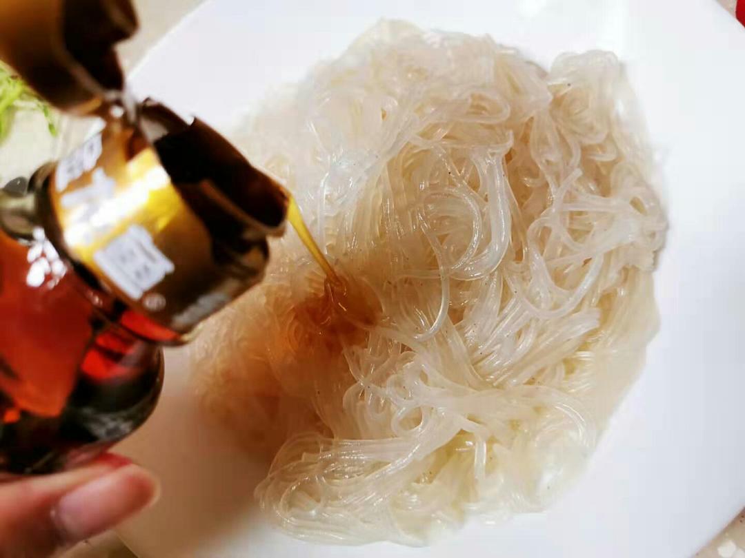 手残党都会做的凉拌魔芋粉丝