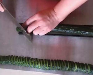 蓑衣黄瓜的做法 步骤4