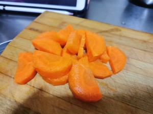 阿毛的美食日记—(3)鸡肉丸子的做法 步骤2