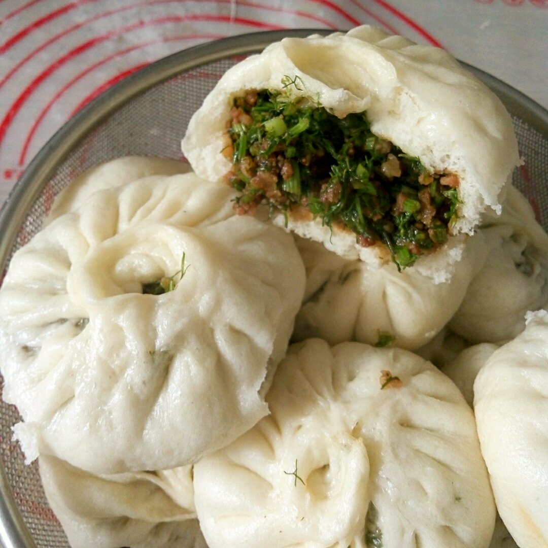 芯苹气荷做的青菜小肉包