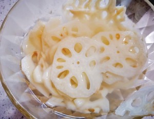 红油藕片的做法 步骤1