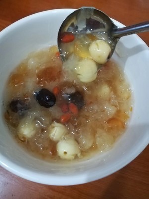 桃胶银耳汤的做法 步骤5