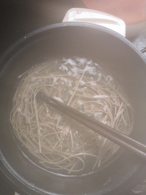 蒜香天葵荞麦面的做法 步骤1