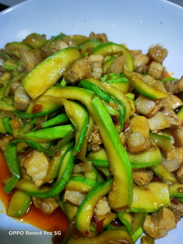 西葫芦炒肉丁