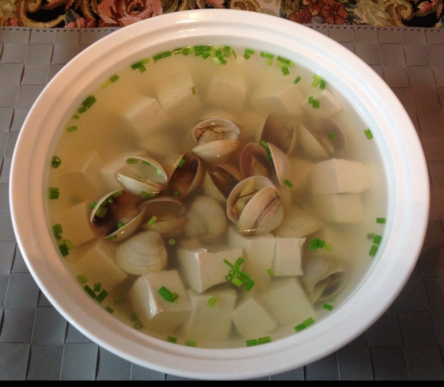 一克拉的欣幸福做的白蛤豆腐汤