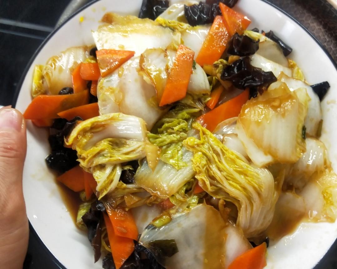 醋溜白菜片炒木耳