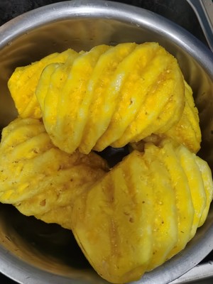 好吃的凤梨、菠萝通用果脯教程的做法 步骤1