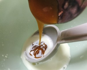 抹茶蜂蜜蛋糕的做法 步骤2