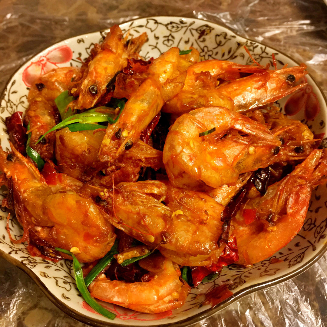 家常菜 香辣虾 阿姆小厨子做的香辣虾  赞 虾,干红辣椒,葱,蒜,花椒,香