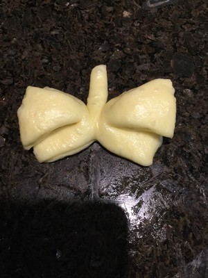 蝴蝶结小餐包的做法 步骤10