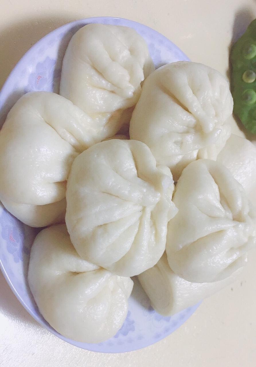 妮妮和米奇做的鲜肉包子