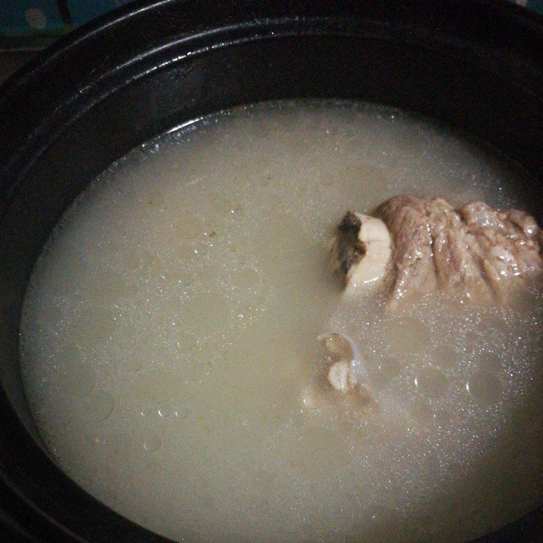怎么小白吐就被注册了呢做的棒骨汤(原汁)