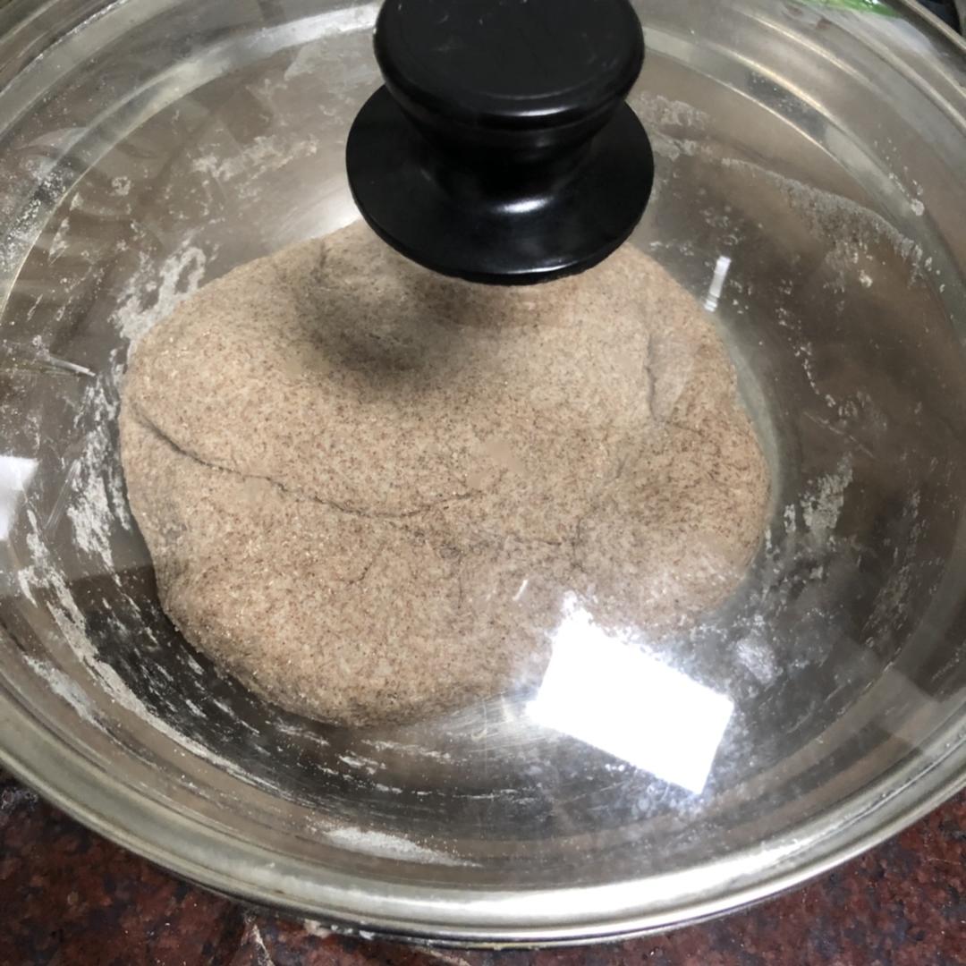 黑全麦馒头