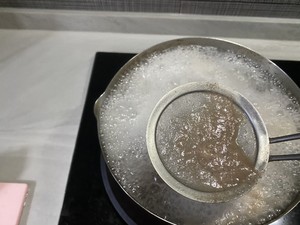 私房汤:苦瓜蛤蜊黄豆排骨汤的做法 步骤1