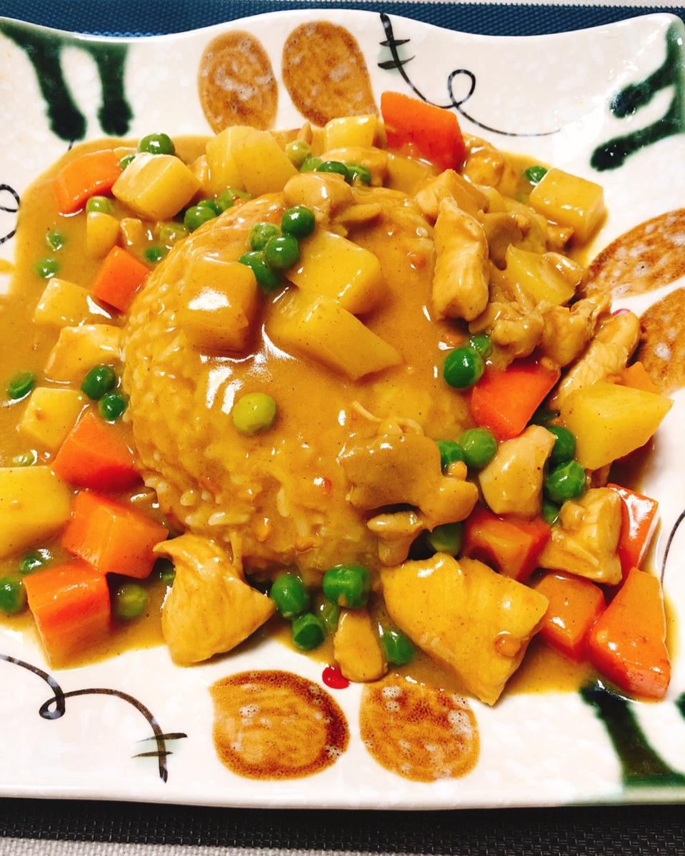 鸡肉(鸡胸,鸡腿肉都可以),咖喱块,牛奶,洋葱(紫皮),土豆