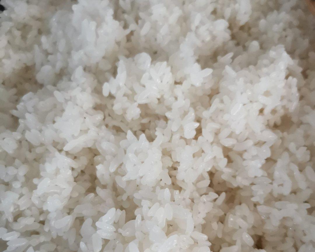 木桶蒸糯米饭的做法 步骤4