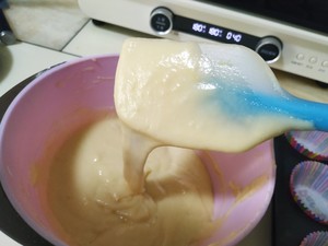 爆浆蓝莓玛芬蛋糕的做法 步骤3