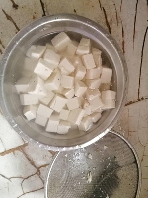 【正宗川菜】四川家常菜麻婆豆腐的做法 步骤3