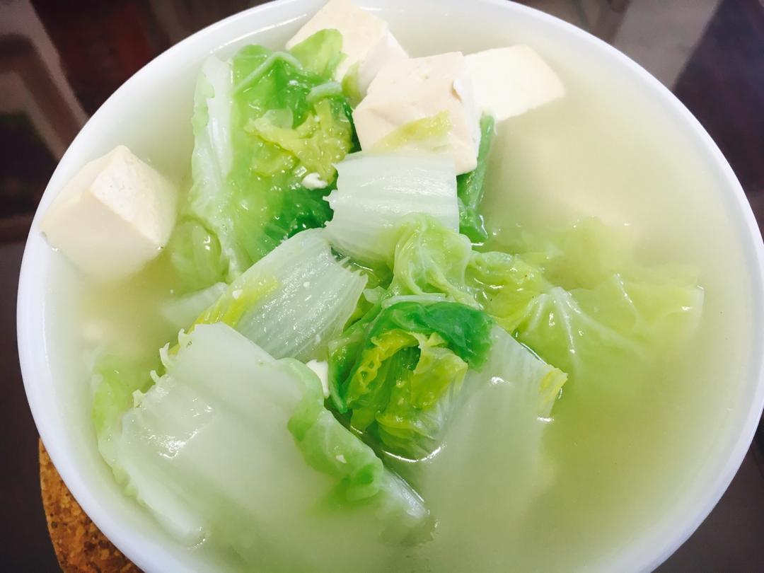 吃货一号-1做的白菜豆腐汤