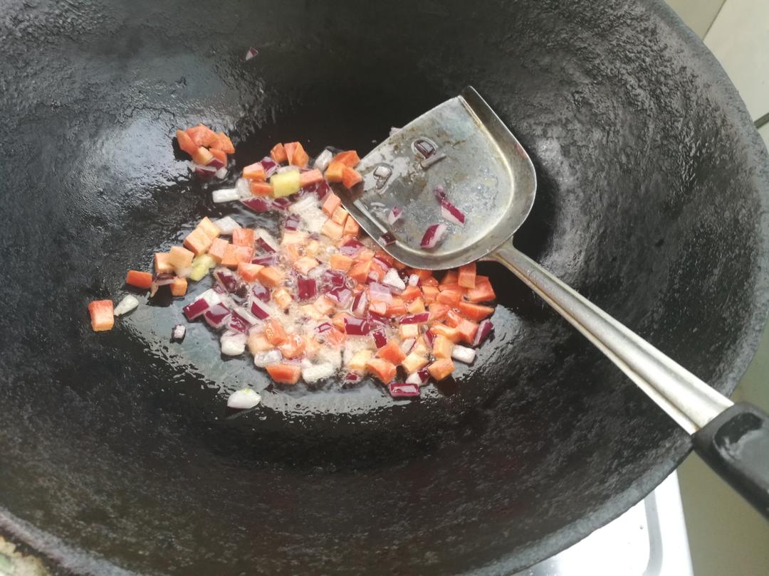 时蔬菠萝炒饭