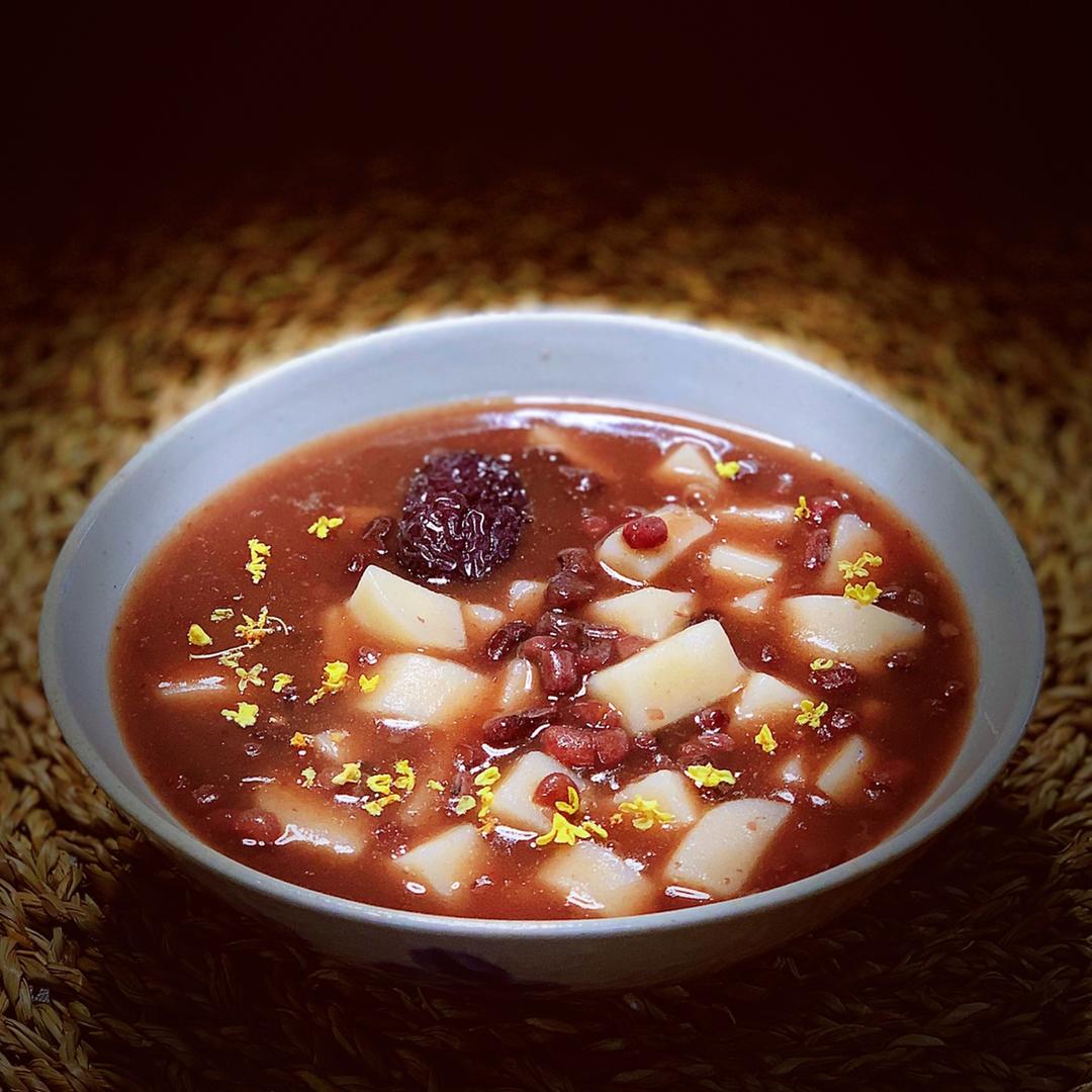 鹏妈在奔跑做的桂花红豆年糕汤