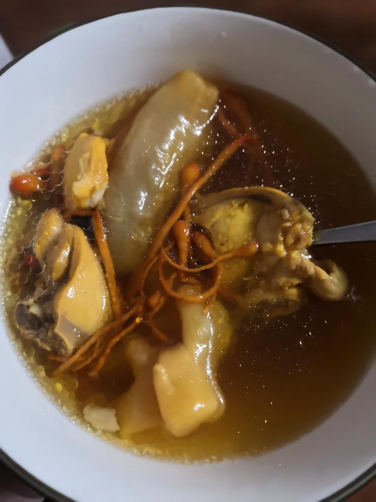 简单花胶炖鸡汤的做法