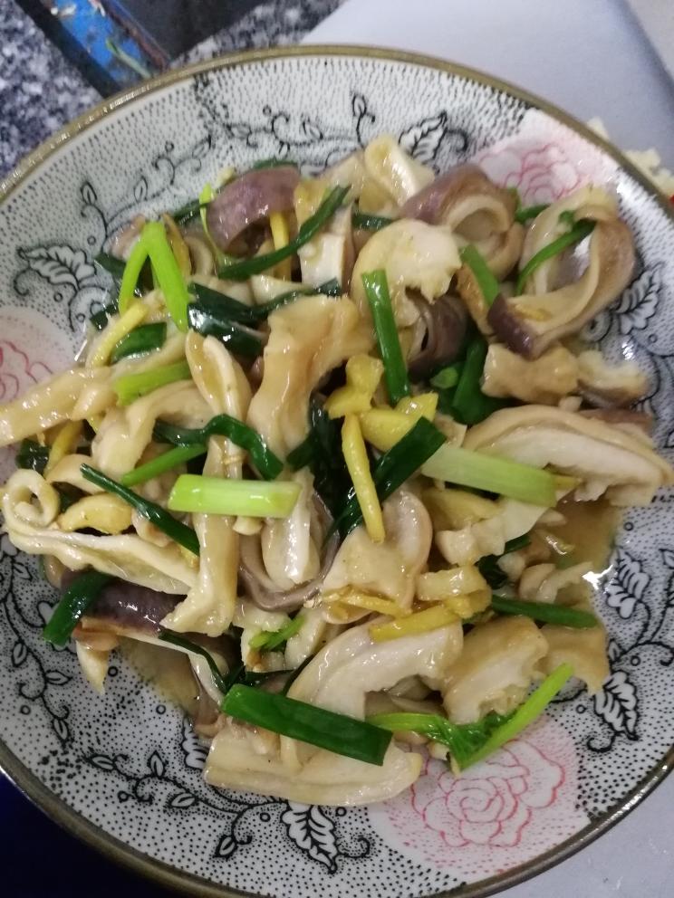 姜葱炒猪肚