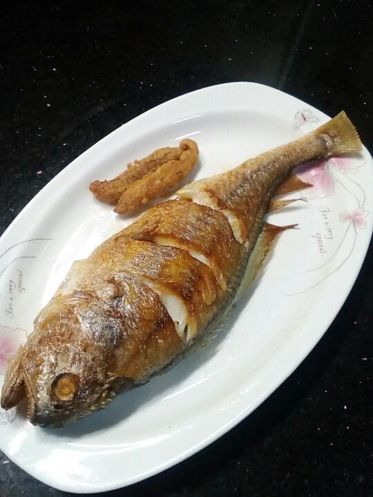 梅子小小厨做的香煎黄鱼