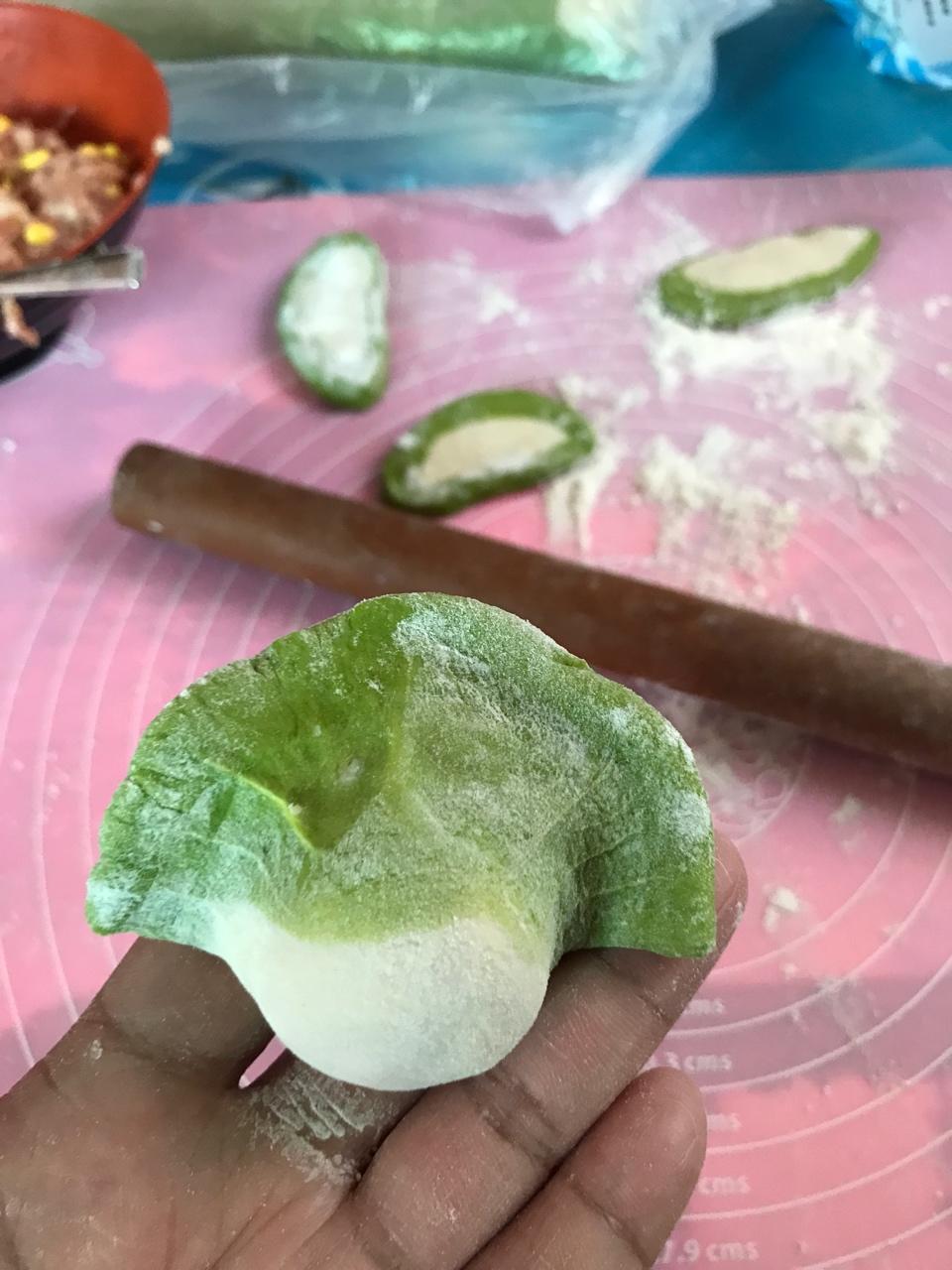 翡翠白玉白菜水饺详细版(附翡翠白玉白菜饺包法,翡翠白玉饺子皮两种制