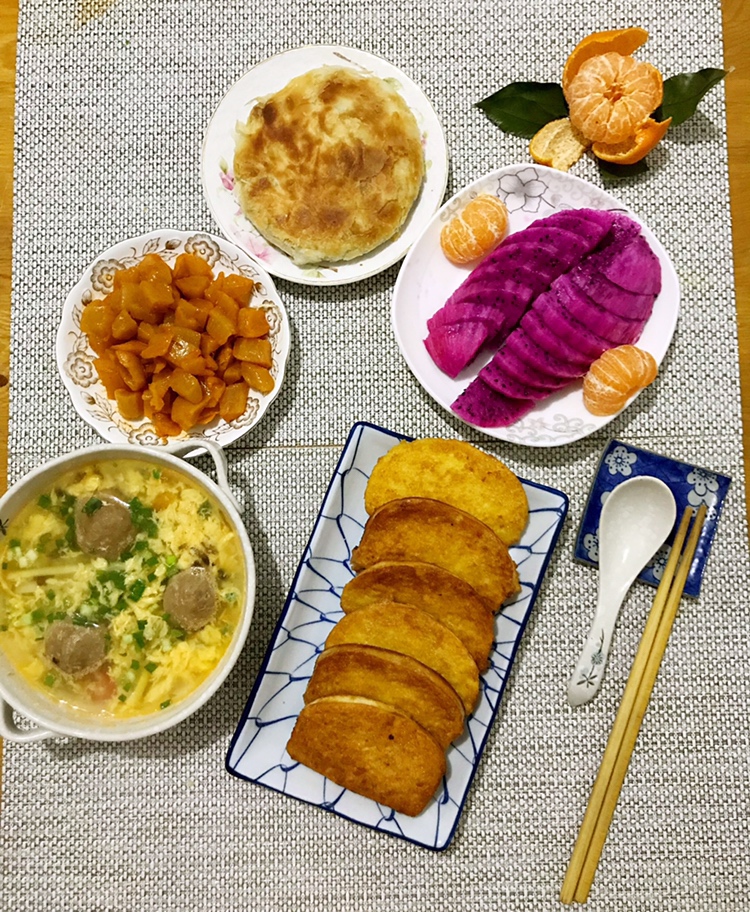 鹏妈家庭厨艺做的早餐2018年12月12日